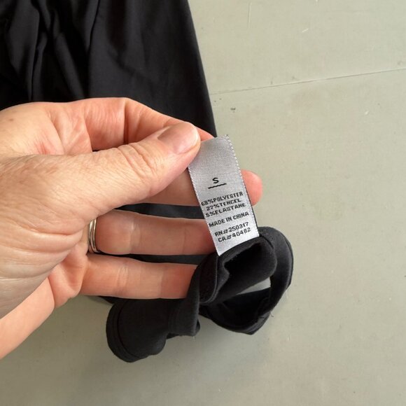 Varley Black Sleeveless Athletic Active Workout Tank Top Shirt Womens size Small - Picture 3 of 9